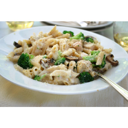 Chicken, Broccoli & Mushroom Alfredo Pasta Meal